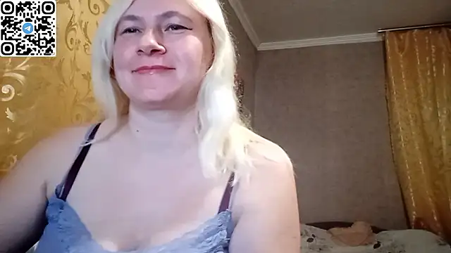 DiamondLady555 online show from March 17, 2026, 8:12 pm