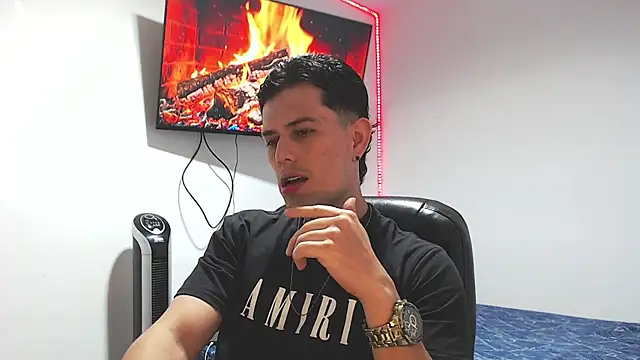 JUAN CAMILOXXX online show from April 8, 2026, 4:36 am