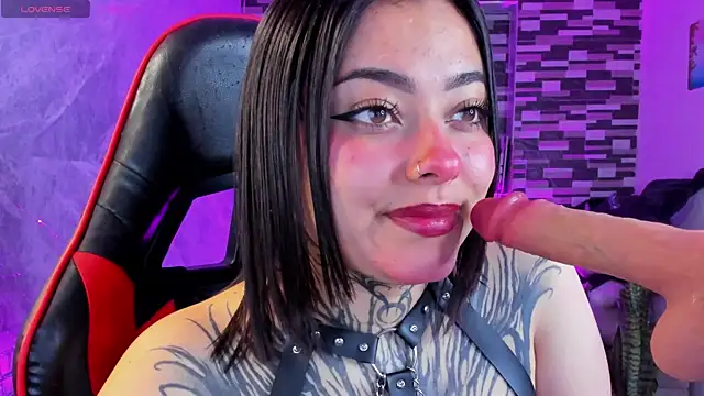 Snapshot of Sophiia_cherry chatting on July 18, 2026, 7:22 pm Sophiia cherry online show from July 18, 2026, 7:22 pm