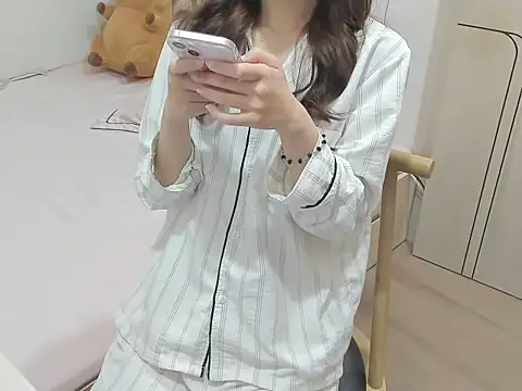 Camiilia online show from March 23, 2026, 6:13 am