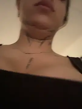 CarolQueen1  online show from April 22, 2026, 12:34 pm