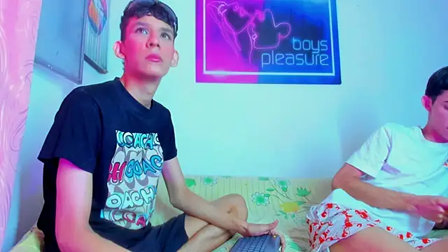 Desire Boys1 online show from April 22, 2026, 7:31 pm