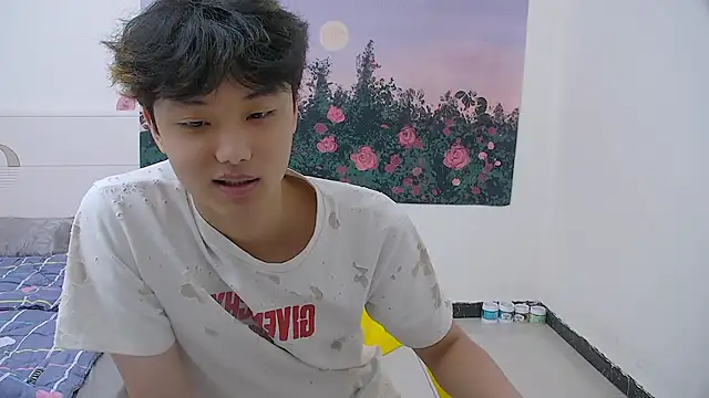 icecream-002 online show from April 24, 2026, 3:41 am