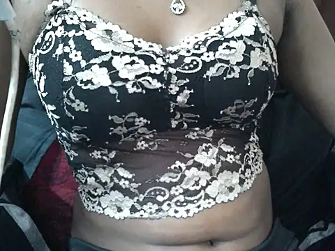 Snapshot of Couplehot00 chatting on August 4, 2026, 7:18 pm Couplehot00 online show from August 4, 2026, 7:18 pm