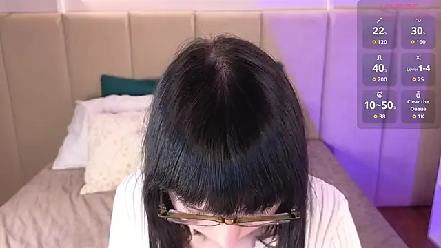 Snapshot of evelyn_m00n chatting on March 26, 2026, 3:38 am evelyn m00n online show from March 26, 2026, 3:38 am