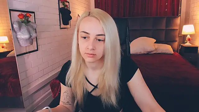 CarolMoor online show from April 2, 2026, 9:16 am