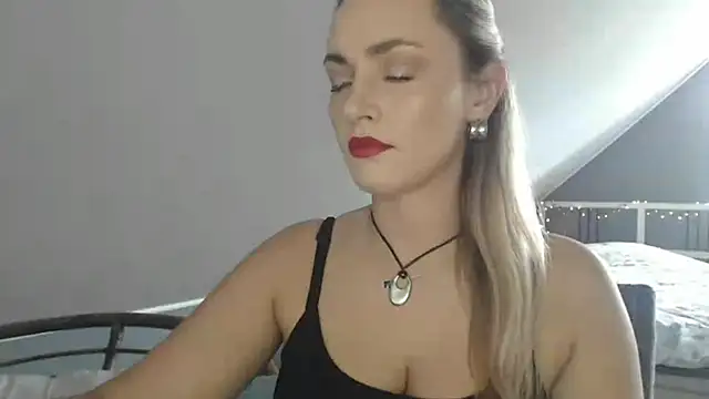 ScarlettSensitive online show from June 19, 2026, 2:23 pm