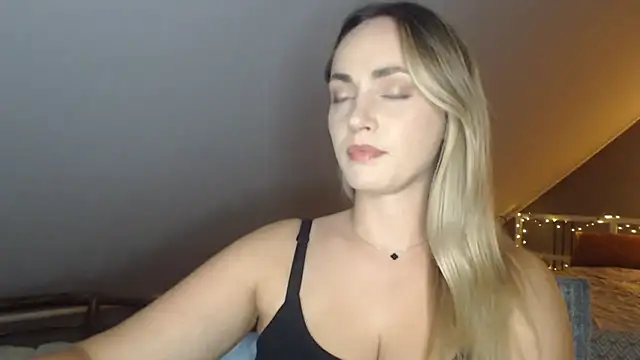 ScarlettSensitive online show from June 30, 2026, 8:20 pm