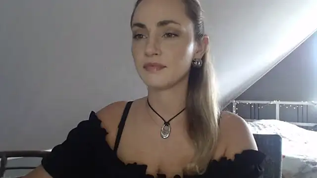 ScarlettSensitive online show from June 15, 2026, 2:39 pm