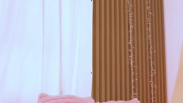 MissClaraJewel online show from April 8, 2026, 4:25 am