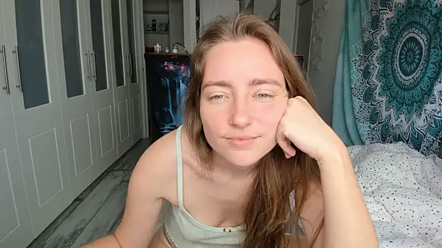 Snapshot of LiaSasha chatting on April 28, 2026, 11:47 am LiaSasha online show from April 28, 2026, 11:47 am