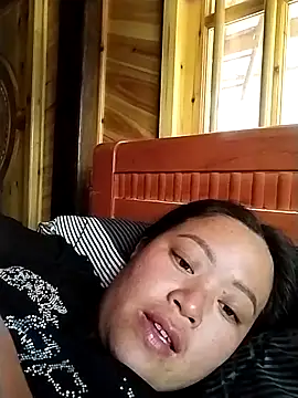 Min-in online show from April 12, 2026, 5:44 am