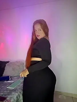 Snapshot of Foxylisaflores chatting on May 29, 2026, 1:28 pm Foxylisaflores online show from May 29, 2026, 1:28 pm