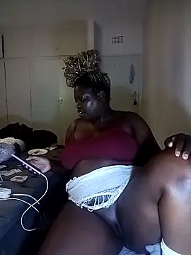 Thickdarkbby online show from May 7, 2026, 8:34 pm