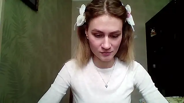 ElenoreHolguin online show from March 11, 2026, 9:03 am