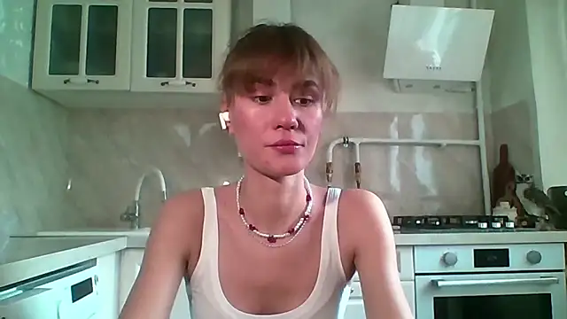 ElenoreHolguin online show from April 14, 2026, 9:25 am