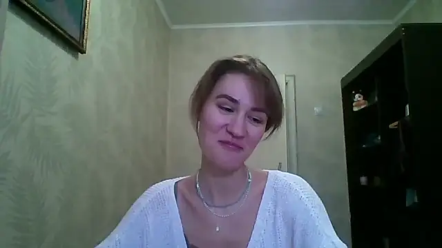 ElenoreHolguin online show from March 24, 2026, 1:44 pm