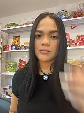 Snapshot of Bella-Ferrer chatting on June 25, 2026, 6:24 pm Bella-Ferrer online show from June 25, 2026, 6:24 pm