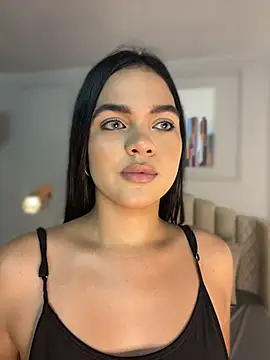 Bella-Ferrer online show from April 14, 2026, 6:13 pm