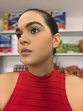 Snapshot of Bella-Ferrer chatting on May 14, 2026, 6:27 pm Bella-Ferrer online show from May 14, 2026, 6:27 pm