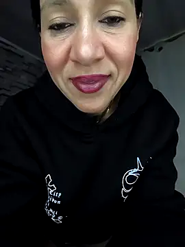 Snapshot of Camillemonroe_ chatting on May 9, 2026, 7:45 am Camillemonroe online show from May 9, 2026, 7:45 am