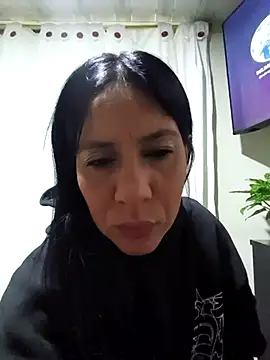 Snapshot of Camillemonroe_ chatting on May 20, 2026, 8:22 am Camillemonroe online show from May 20, 2026, 8:22 am
