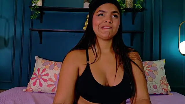 ZoeyMonroe  online show from April 22, 2026, 6:14 pm