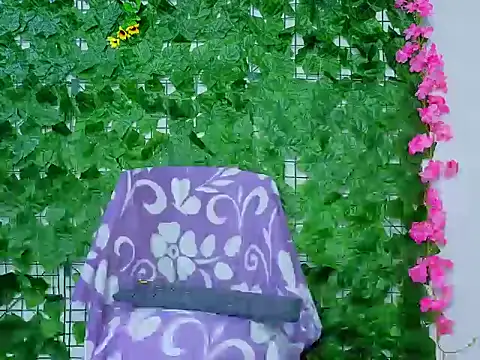 Snapshot of asshoney_Abby chatting on April 25, 2026, 2:14 am asshoney Abby online show from April 25, 2026, 2:14 am