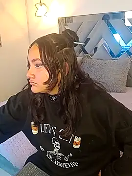 Liily Foxxy online show from March 30, 2026, 10:50 am