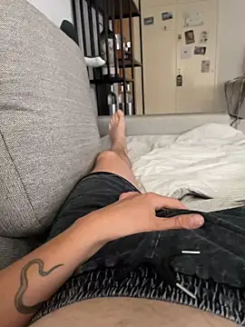 curvedlongdick online show from June 27, 2026, 6:25 pm