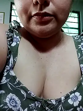 jennyyhottt online show from May 1, 2026, 6:02 pm
