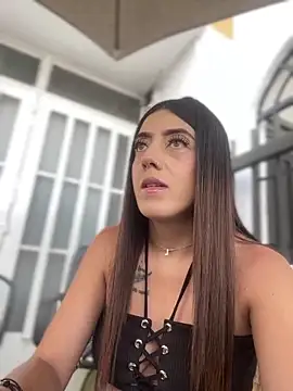 Electra Pinkk online show from April 18, 2026, 1:46 pm