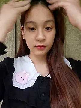 Snapshot of -Hicici- chatting on April 1, 2026, 11:34 pm -Hicici- online show from April 1, 2026, 11:34 pm