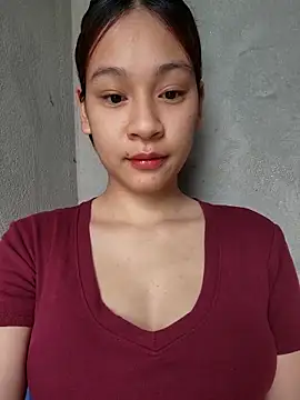 Snapshot of -Hicici- chatting on April 12, 2026, 12:03 am -Hicici- online show from April 12, 2026, 12:03 am