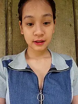 Snapshot of -Hicici- chatting on April 24, 2026, 11:40 pm -Hicici- online show from April 24, 2026, 11:40 pm