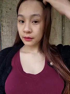 Snapshot of -Hicici- chatting on March 15, 2026, 12:28 am -Hicici- online show from March 15, 2026, 12:28 am