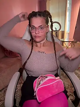 EmiliaSunx online show from March 18, 2026, 1:13 pm