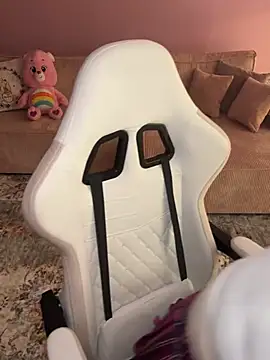 EmiliaSunx online show from March 20, 2026, 2:07 pm