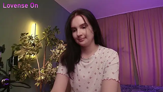 Kristen Bellle online show from May 16, 2026, 12:53 am
