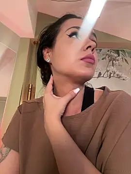 Snapshot of AnneRey chatting on July 5, 2026, 9:49 am AnneRey online show from July 5, 2026, 9:49 am