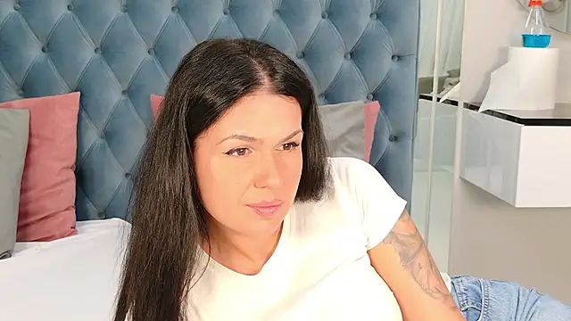 Snapshot of AnneRey chatting on May 8, 2026, 3:10 am AnneRey online show from May 8, 2026, 3:10 am