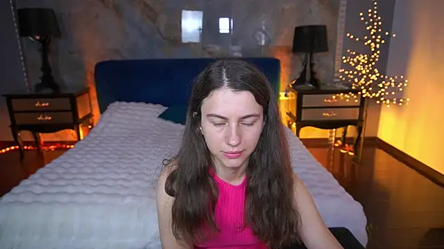 LittleJulii online show from June 26, 2026, 2:34 pm
