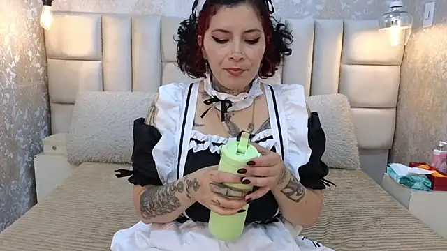 Snapshot of LadyMiax chatting on June 16, 2026, 4:01 am LadyMiax online show from June 16, 2026, 4:01 am