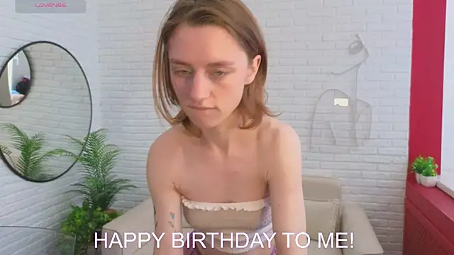Snapshot of Pretty_Victoria chatting on June 7, 2026, 6:18 am Pretty Victoria online show from June 7, 2026, 6:18 am