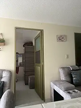 Anna Prada online show from March 12, 2026, 3:27 pm