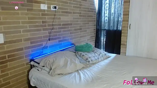 sweet-little online show from March 28, 2026, 2:51 pm