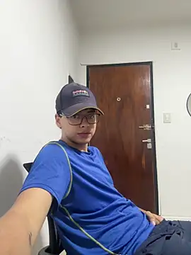 Snapshot of jossmacsi chatting on April 18, 2026, 2:41 pm jossmacsi online show from April 18, 2026, 2:41 pm