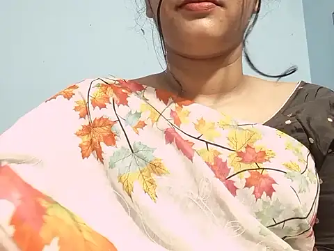 Emma 4433 online show from April 18, 2026, 7:07 pm