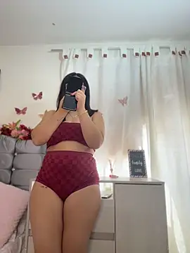 Snapshot of Isabella_Roses_ chatting on May 8, 2026, 4:00 pm Isabella Roses online show from May 8, 2026, 4:00 pm