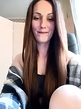 LunaCrystall online show from April 30, 2026, 4:03 pm